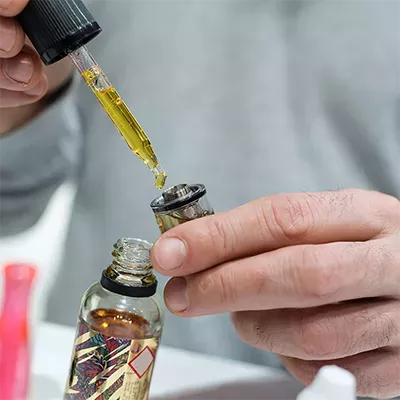 filling cbd vape cartridge